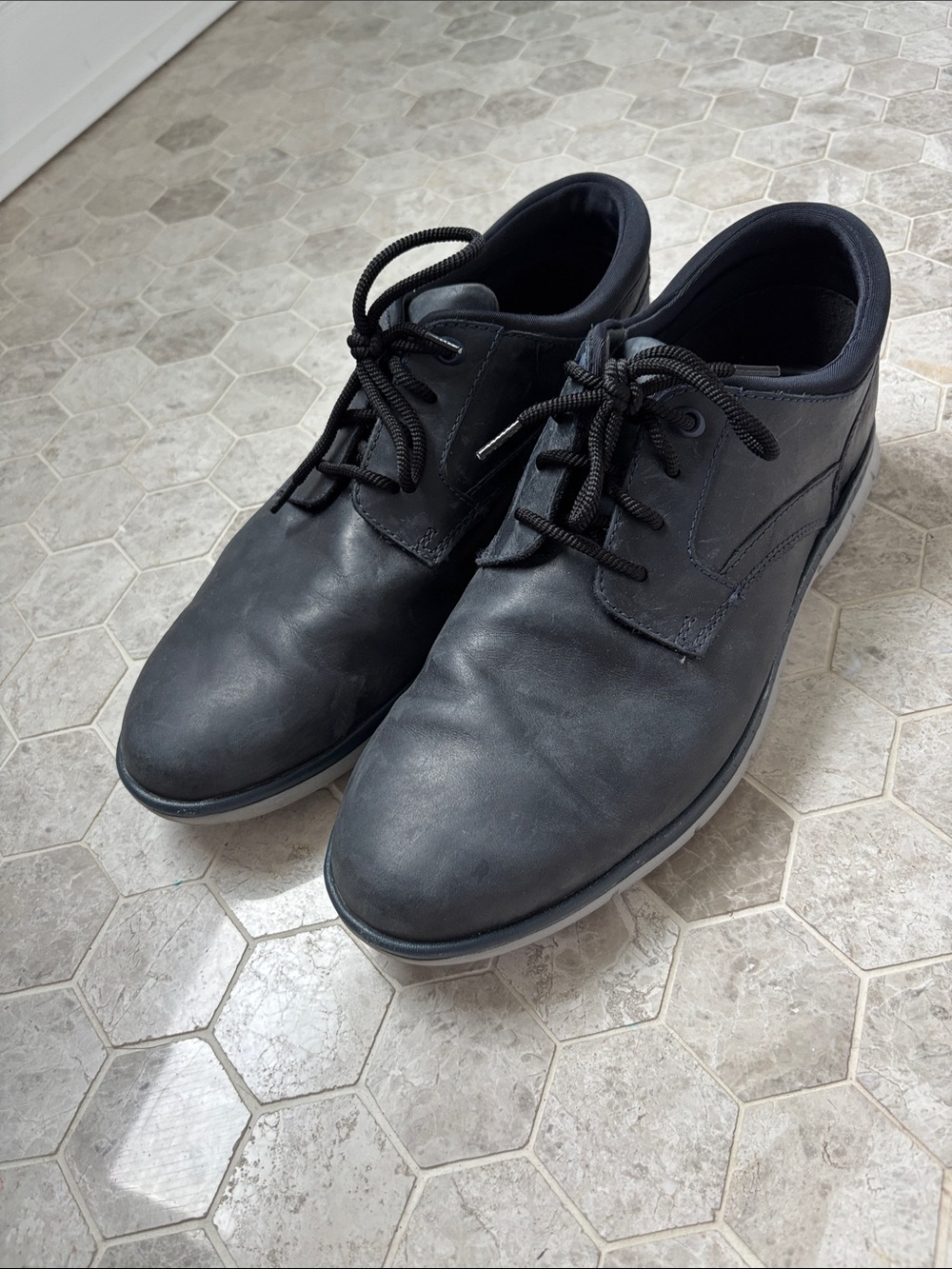 Johnston & Murphy Black Lace-Up Derby Shoes